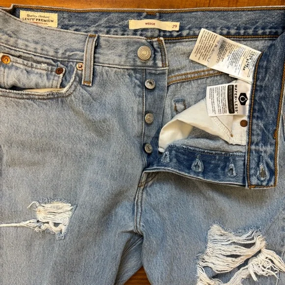 Levi’s Wedgie Jean Button Distressed Frayed Hem Cotton size 29 - Picture 7 of 11